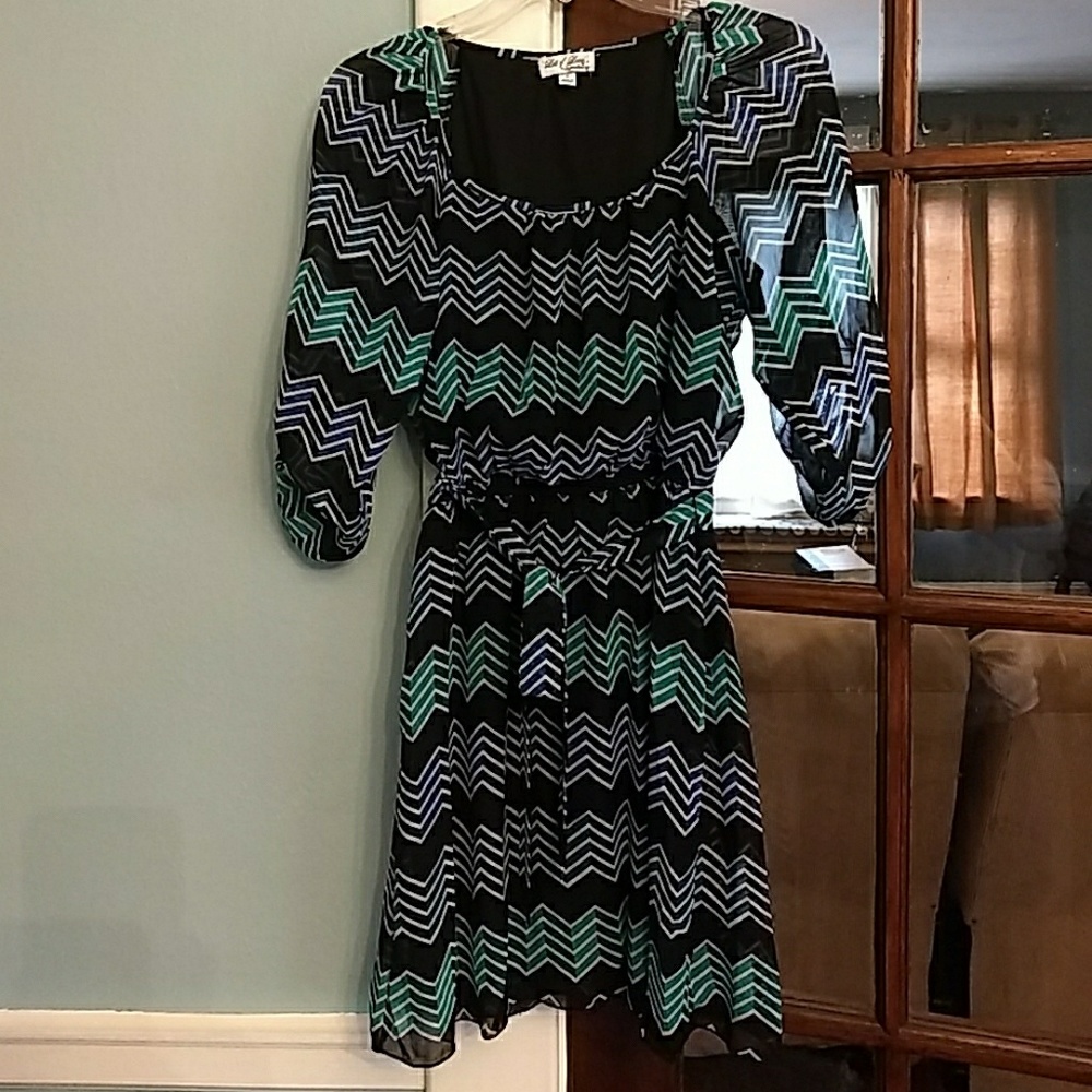Black and Blue Chevron Print Dress w/ 3/4 Sleeves